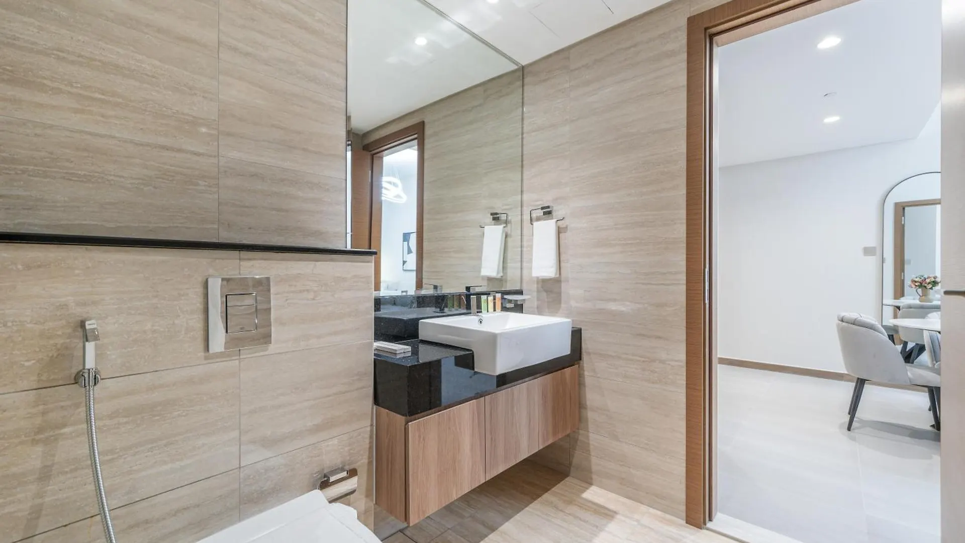 Lägenhet Chic Missoni 1Br At The Canal Dubai